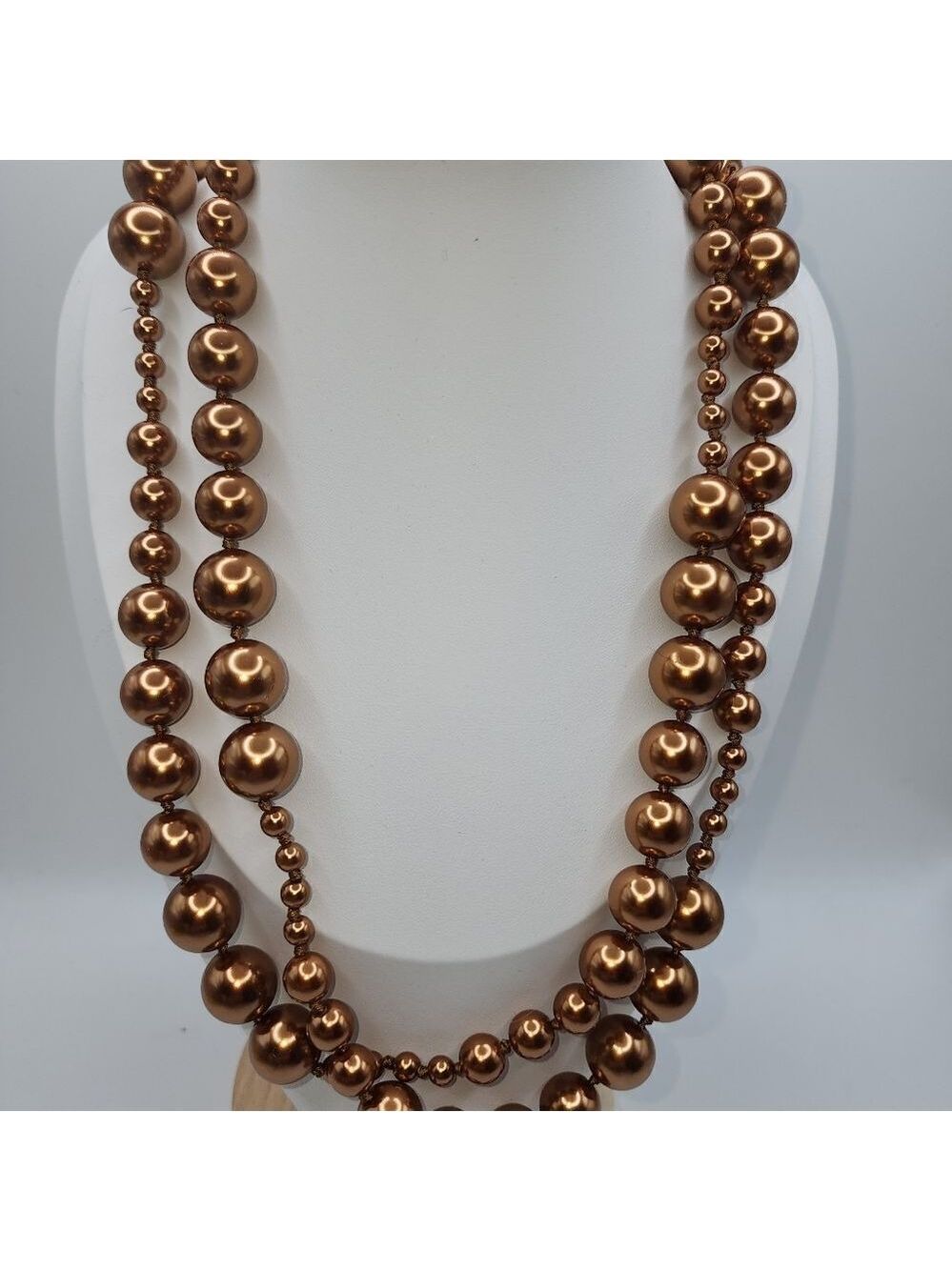 Isaac Mizrahi Live! Graduated Simulated Pearl Necklace NWOT - Picture 3 of 8